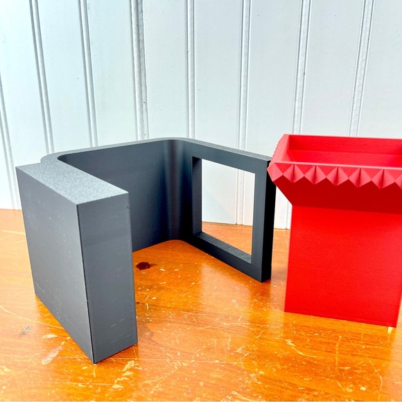 The Daka Planter with Stand, Indoor Flower Pot, Succulent - Picture 9 of 10